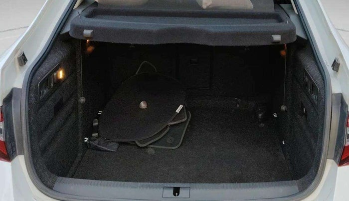 2019 Skoda Superb L&K 2.0 TDI AT, Diesel, Automatic, 85,812 km, Boot Inside