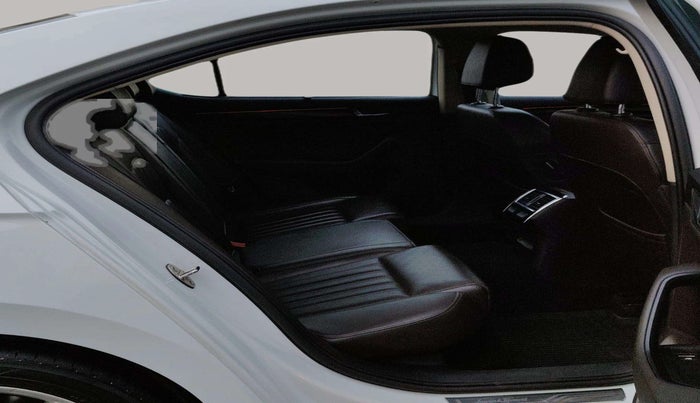 2019 Skoda Superb L&K 2.0 TDI AT, Diesel, Automatic, 85,812 km, Right Side Rear Door Cabin