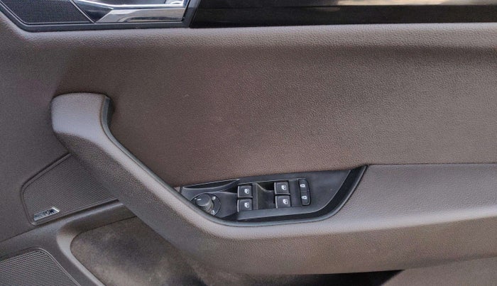 2019 Skoda Superb L&K 2.0 TDI AT, Diesel, Automatic, 85,812 km, Driver Side Door Panels Control