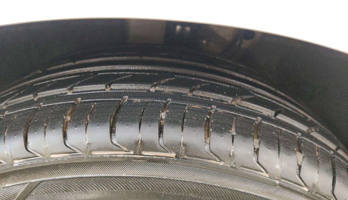 2019 Skoda Superb L&K 2.0 TDI AT, Diesel, Automatic, 85,812 km, Left Rear Tyre Tread