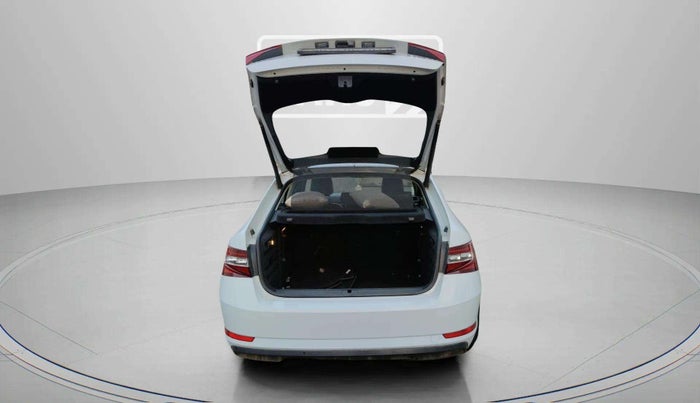 2019 Skoda Superb L&K 2.0 TDI AT, Diesel, Automatic, 85,812 km, Boot Door Open