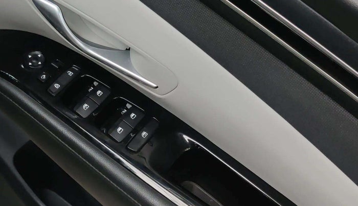 2023 Hyundai Tucson SIGNATURE 2.0 AT PETROL, Petrol, Automatic, 15,926 km, Driver Side Door Panels Control