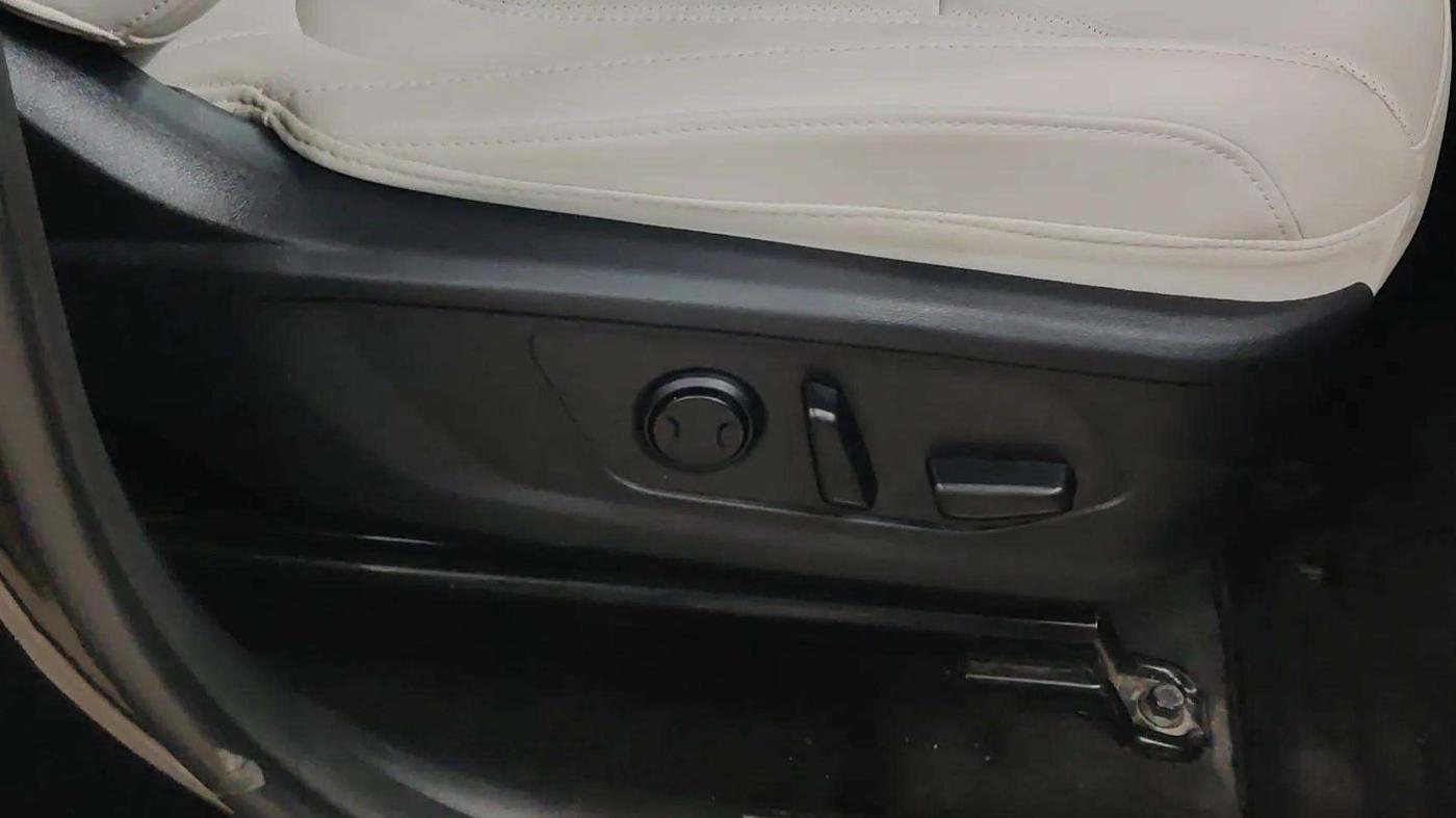 2023 Hyundai Tucson SIGNATURE 2.0 AT PETROL, Petrol, Automatic, 15,926 km, Driver Side Adjustment Panel