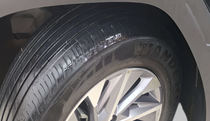 2023 Hyundai Tucson SIGNATURE 2.0 AT PETROL, Petrol, Automatic, 15,926 km, Right Front Tyre Tread