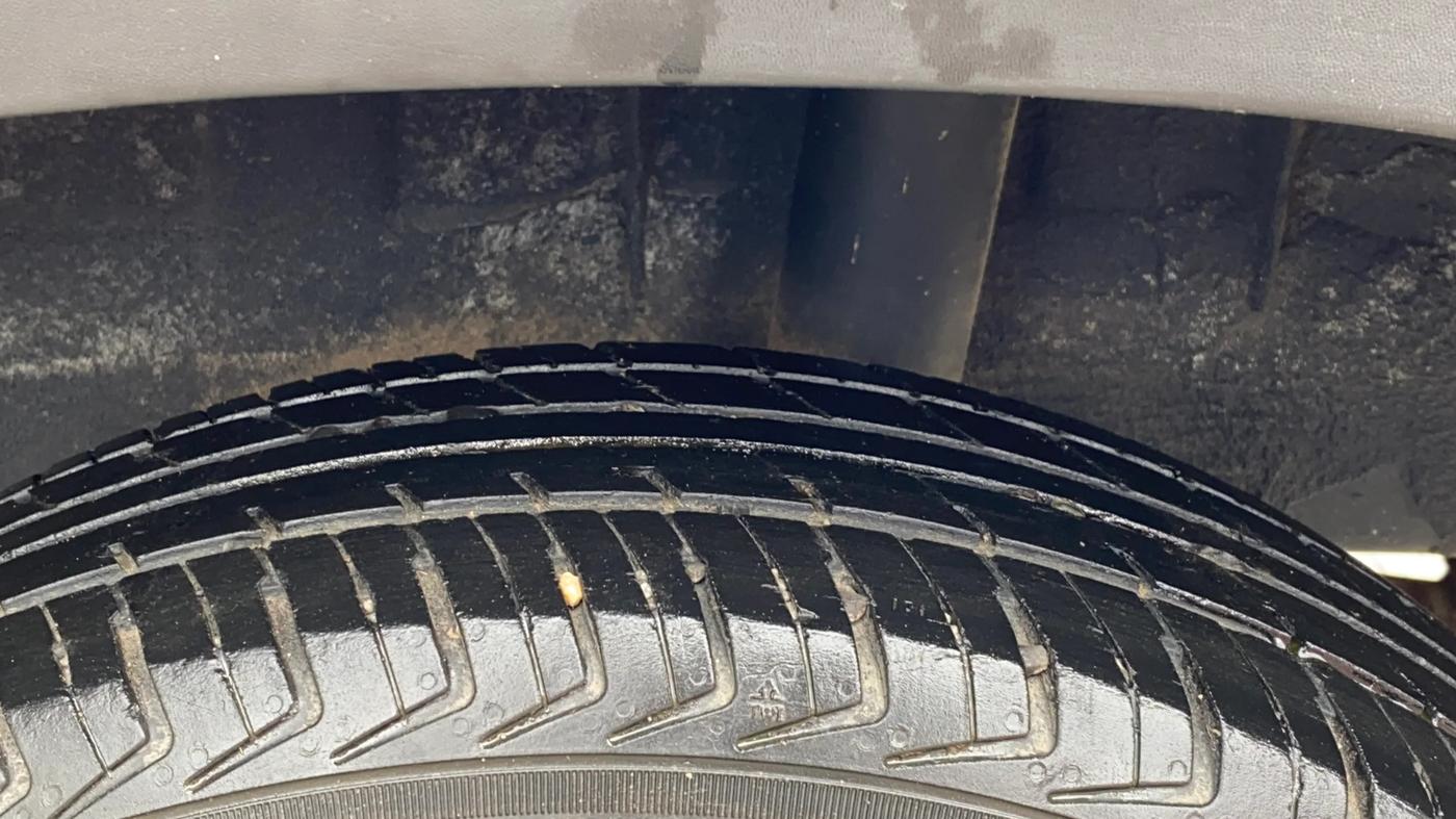 2018 Renault Kwid RXL, Petrol, Manual, 99,104 km, Left Rear Tyre Tread