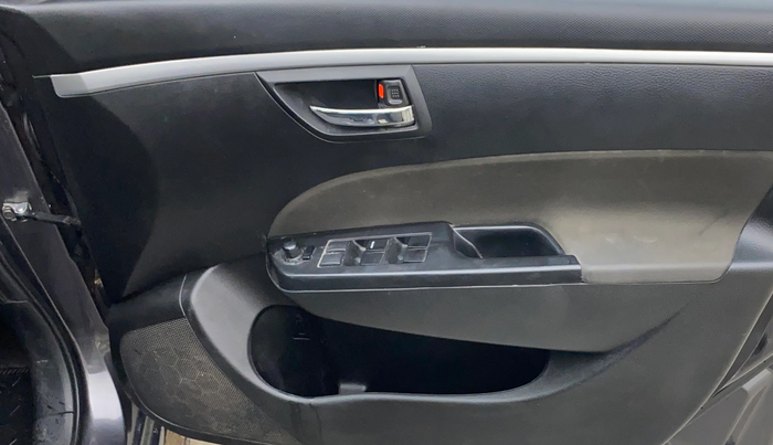 2015 Maruti Swift VXI, Petrol, Manual, 1,00,670 km, Driver Side Door Panels Control