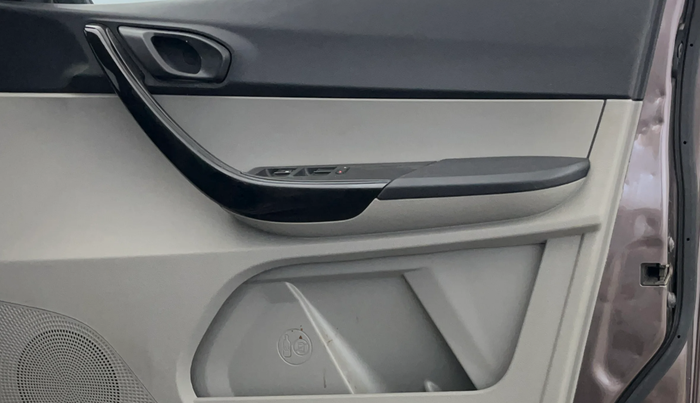 2019 Tata Tiago XZA PETROL, CNG, Automatic, 93,266 km, Driver Side Door Panels Control
