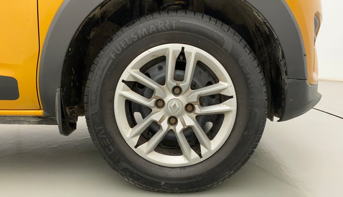 2019 Renault TRIBER RXT, Petrol, Manual, 24,777 km, Right Front Wheel