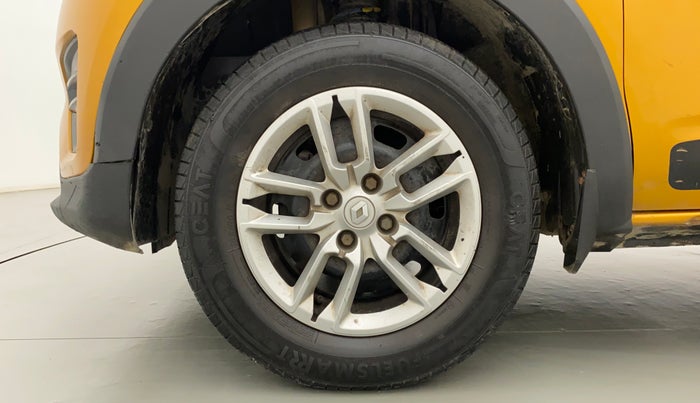 2019 Renault TRIBER RXT, Petrol, Manual, 24,777 km, Left Front Wheel