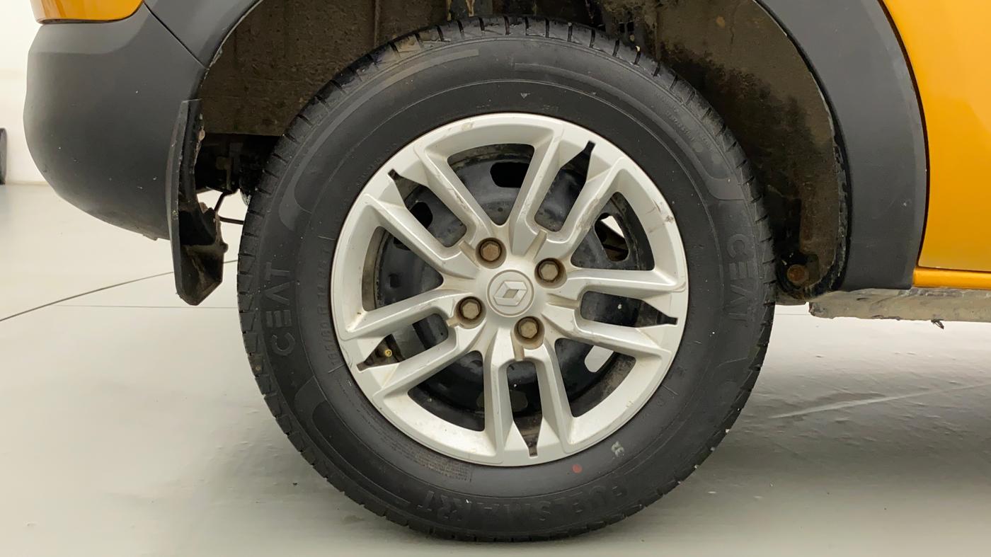 2019 Renault TRIBER RXT, Petrol, Manual, 24,777 km, Right Rear Wheel