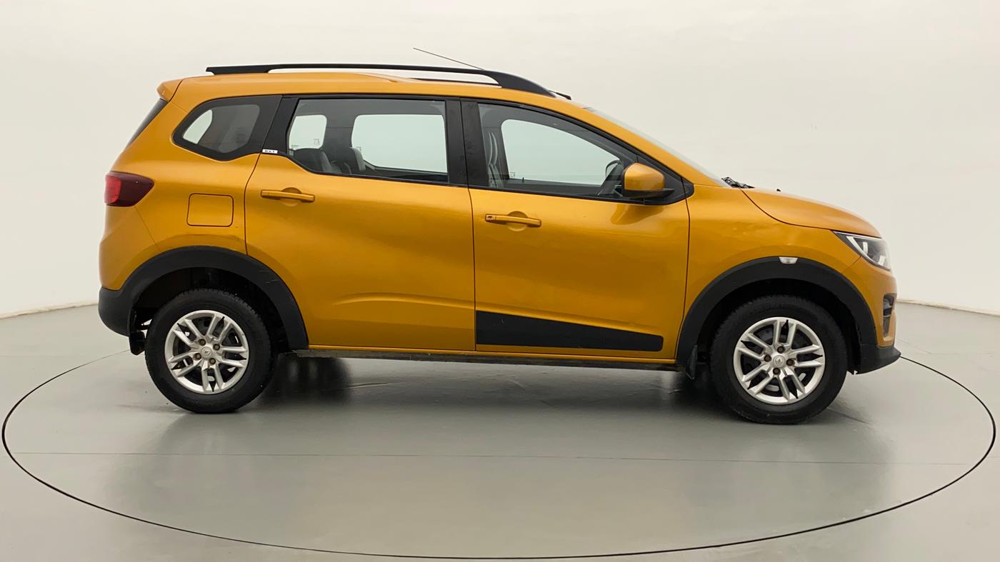 2019 Renault TRIBER RXT, Petrol, Manual, 24,777 km, Right Side View