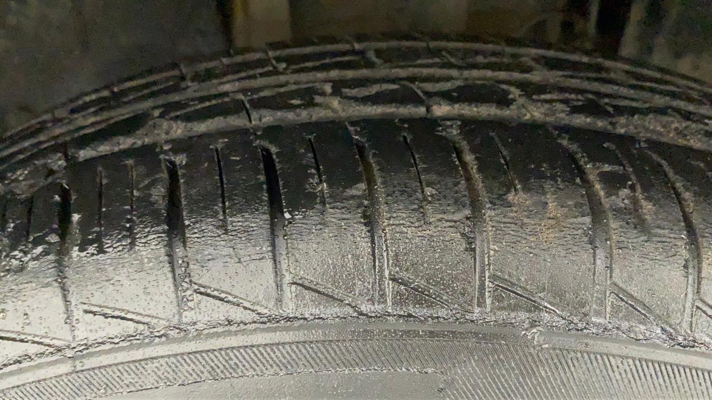 2019 Renault TRIBER RXT, Petrol, Manual, 24,777 km, Left Front Tyre Tread