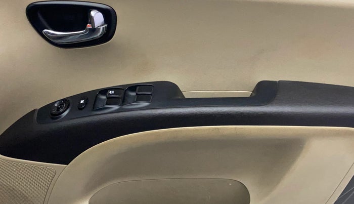 2013 Hyundai i10 MAGNA 1.2, Petrol, Manual, 98,231 km, Driver Side Door Panels Control