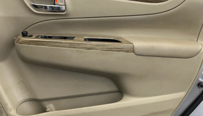 2019 Maruti Ciaz ALPHA  AT 1.5 SHVS PETROL, Petrol, Automatic, 39,361 km, Driver Side Door Panels Control