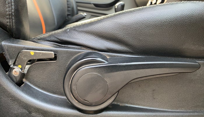 2018 Tata Tiago XZ PETROL, Petrol, Manual, 53,495 km, Driver Side Adjustment Panel