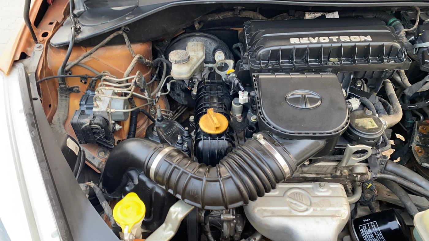 2018 Tata Tiago XZ PETROL, Petrol, Manual, 53,530 km, Engine View - Right