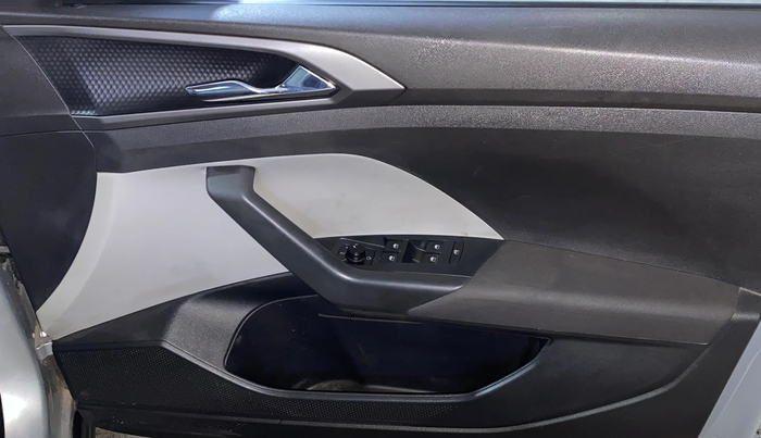 2021 Skoda KUSHAQ AMBITION 1.0L TSI MT, Petrol, Manual, 54,738 km, Driver Side Door Panels Control