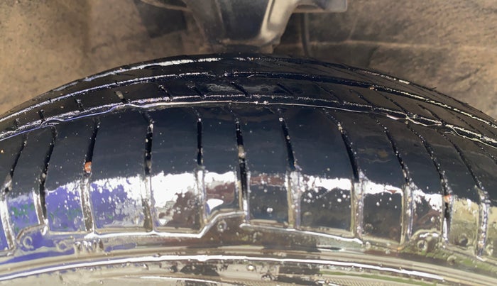 2012 Hyundai i10 MAGNA 1.1, Petrol, Manual, 86,659 km, Right Front Tyre Tread