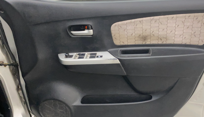 2014 Maruti Wagon R 1.0 VXI, Petrol, Manual, 77,959 km, Driver Side Door Panels Control