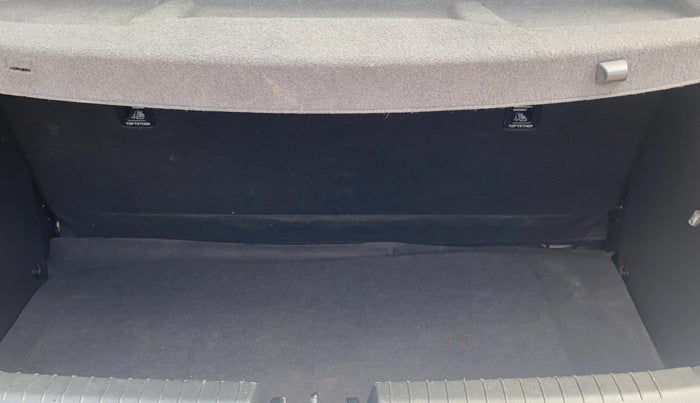 2019 Hyundai Elite i20 ASTA (O) CVT, Petrol, Automatic, 37,378 km, Boot Inside