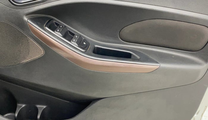 2018 Ford FREESTYLE TITANIUM 1.2 PETROL, CNG, Manual, 1,42,948 km, Driver Side Door Panels Control