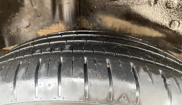 2017 Honda WR-V 1.2L I-VTEC VX MT, Petrol, Manual, 69,556 km, Right Rear Tyre Tread