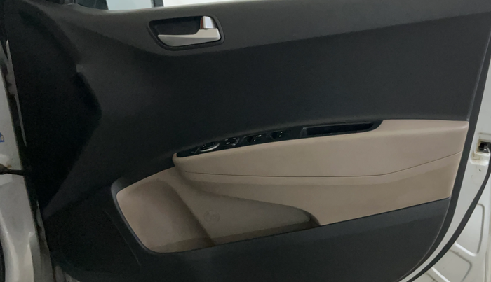 2016 Hyundai Xcent SX 1.2, Petrol, Manual, 70,197 km, Driver Side Door Panels Control