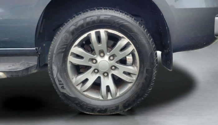 2018 Ford Endeavour TITANIUM 3.2 4X4 AT, Diesel, Automatic, 1,13,091 km, Left Rear Wheel