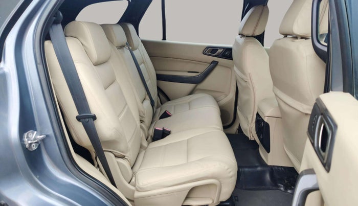 2018 Ford Endeavour TITANIUM 3.2 4X4 AT, Diesel, Automatic, 1,13,091 km, Right Side Rear Door Cabin