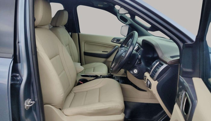 2018 Ford Endeavour TITANIUM 3.2 4X4 AT, Diesel, Automatic, 1,13,091 km, Right Side Front Door Cabin