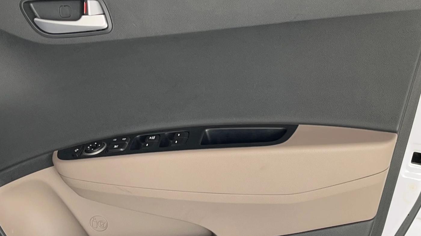 2019 Hyundai Grand i10 ASTA 1.2 KAPPA VTVT, Petrol, Manual, 1,04,358 km, Driver Side Door Panels Control