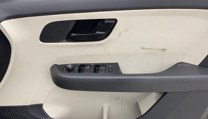 2021 Tata ALTROZ XT PETROL, Petrol, Manual, 97,041 km, Driver Side Door Panels Control