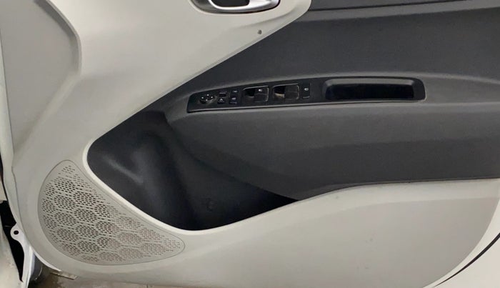 2021 Hyundai GRAND I10 NIOS SPORTZ 1.2 KAPPA VTVT CNG, CNG, Manual, 98,327 km, Driver Side Door Panels Control