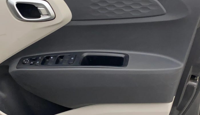 2023 Hyundai AURA SX 1.2 CNG, CNG, Manual, 29,240 km, Driver Side Door Panels Control