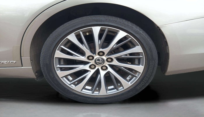 2020 Lexus ES 300h Exquisite, Hybrid, Automatic, 43,339 km, Left Rear Wheel