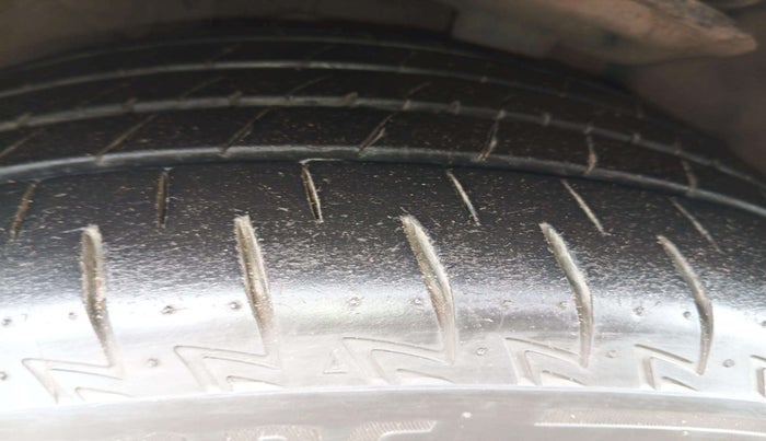 2020 Lexus ES 300h Exquisite, Hybrid, Automatic, 43,339 km, Right Front Tyre Tread