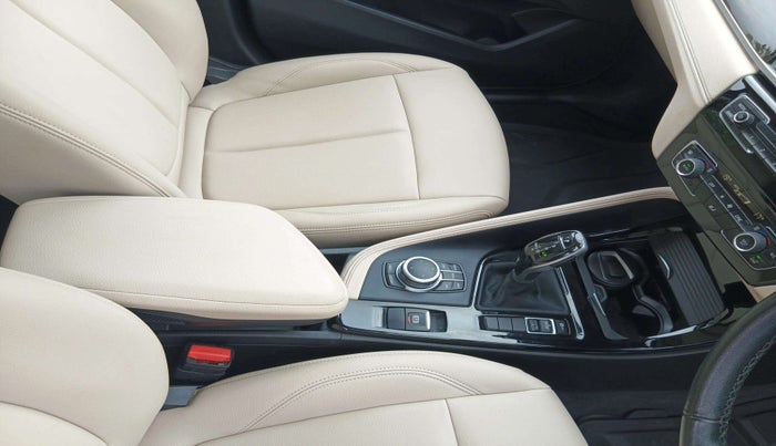 2021 BMW X1 sDrive20i xLine, Petrol, Automatic, 10,391 km, Gear Lever