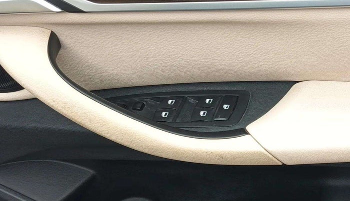 2021 BMW X1 sDrive20i xLine, Petrol, Automatic, 10,391 km, Driver Side Door Panels Control