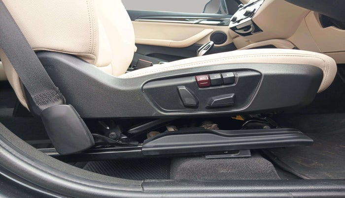 2021 BMW X1 sDrive20i xLine, Petrol, Automatic, 10,391 km, Driver Side Adjustment Panel