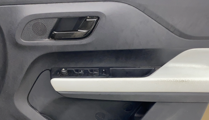 2022 Tata PUNCH ACCOMPLISHED MT, Petrol, Manual, 22,238 km, Driver Side Door Panels Control