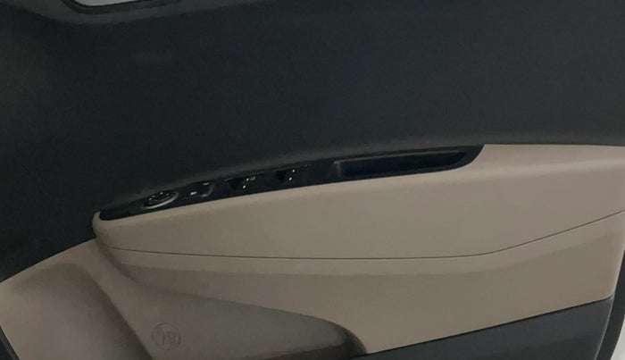 2017 Hyundai Grand i10 SPORTZ (O) 1.2 KAPPA VTVT, Petrol, Manual, 43,532 km, Driver Side Door Panels Control