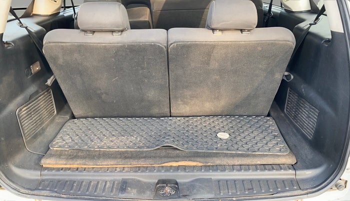 2017 Tata Hexa XE 4X2 7 STR, Diesel, Manual, 1,60,365 km, Boot Inside