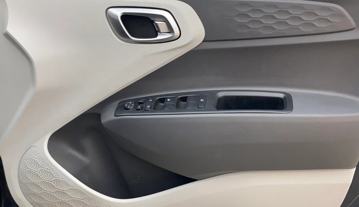 2020 Hyundai GRAND I10 NIOS SPORTZ AMT 1.2 KAPPA VTVT, Petrol, Automatic, 47,968 km, Driver Side Door Panels Control