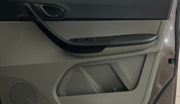 2018 Tata Tiago XT PETROL, Petrol, Manual, 80,851 km, Driver Side Door Panels Control