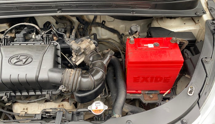 2015 Hyundai i10 SPORTZ 1.1, Petrol, Manual, 65,071 km, Engine View - Left