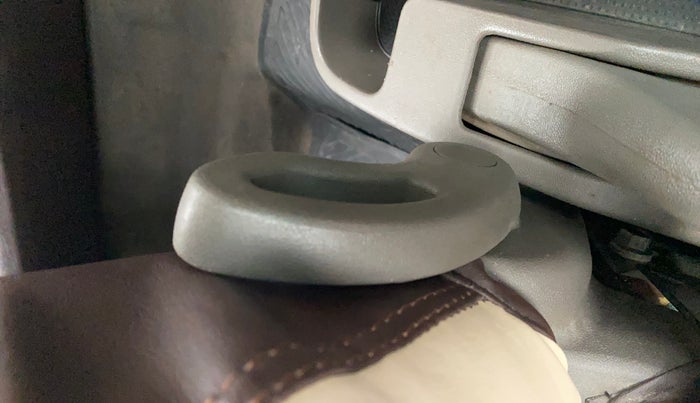 2015 Hyundai i10 SPORTZ 1.1, Petrol, Manual, 65,071 km, Driver Side Adjustment Panel