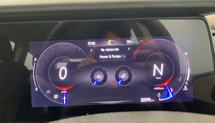 2022 Mahindra XUV700 AX 5 P MT 7 STR, Petrol, Manual, 32,954 km, Odometer Image