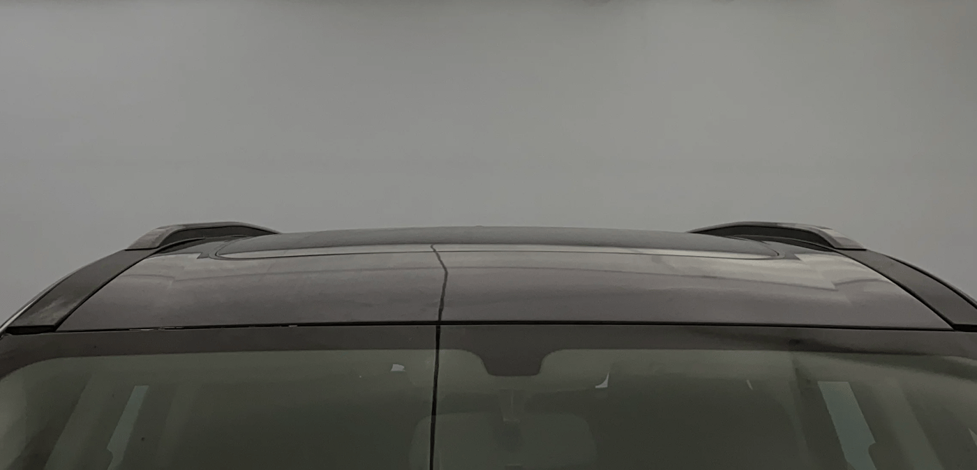 2022 Mahindra XUV700 AX 5 P MT 7 STR, Petrol, Manual, 32,954 km, Moonroof/ Sunroof