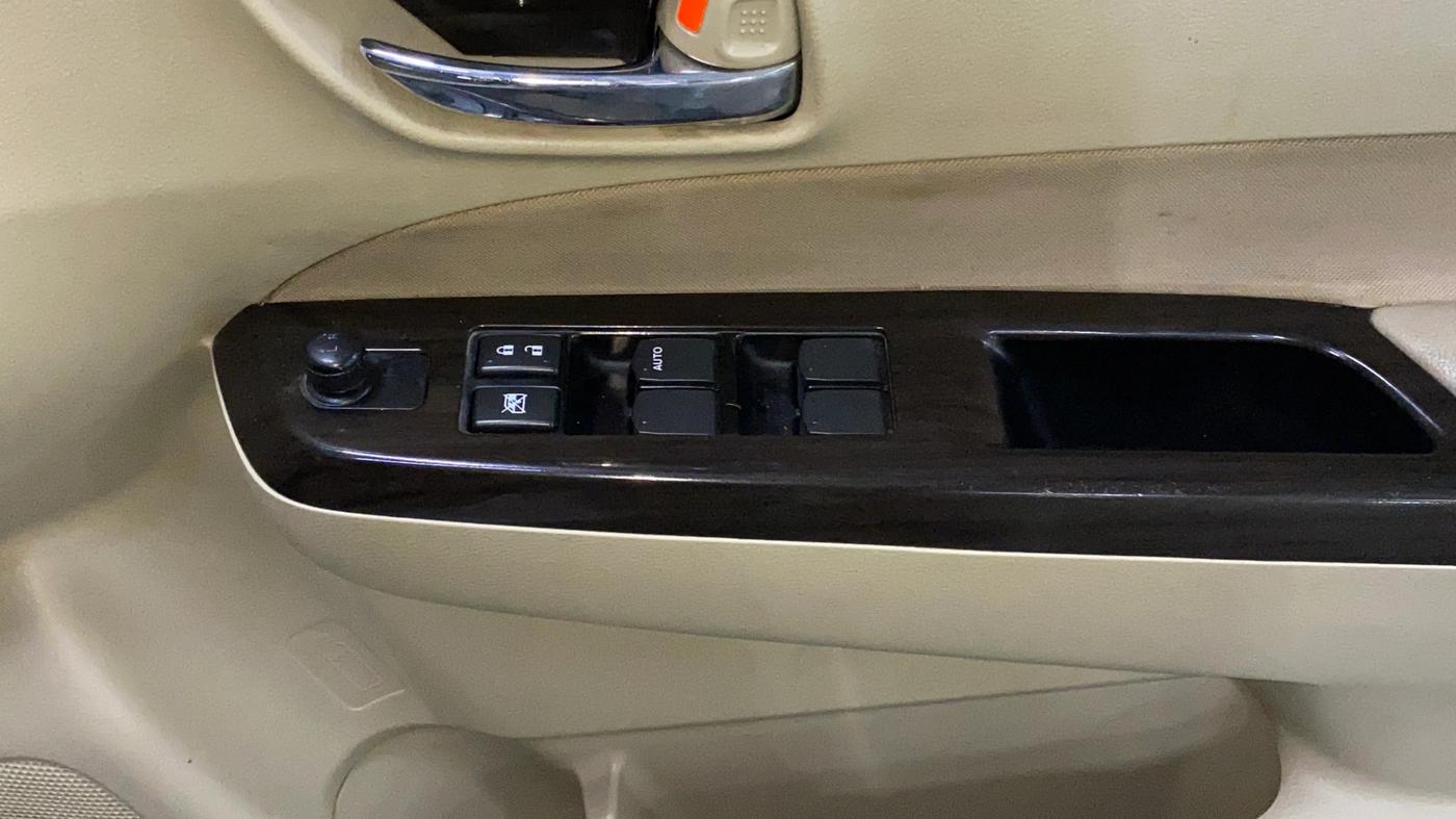 2018 Maruti Ciaz DELTA 1.4 MT PETROL, Petrol, Manual, 58,071 km, Driver Side Door Panels Control