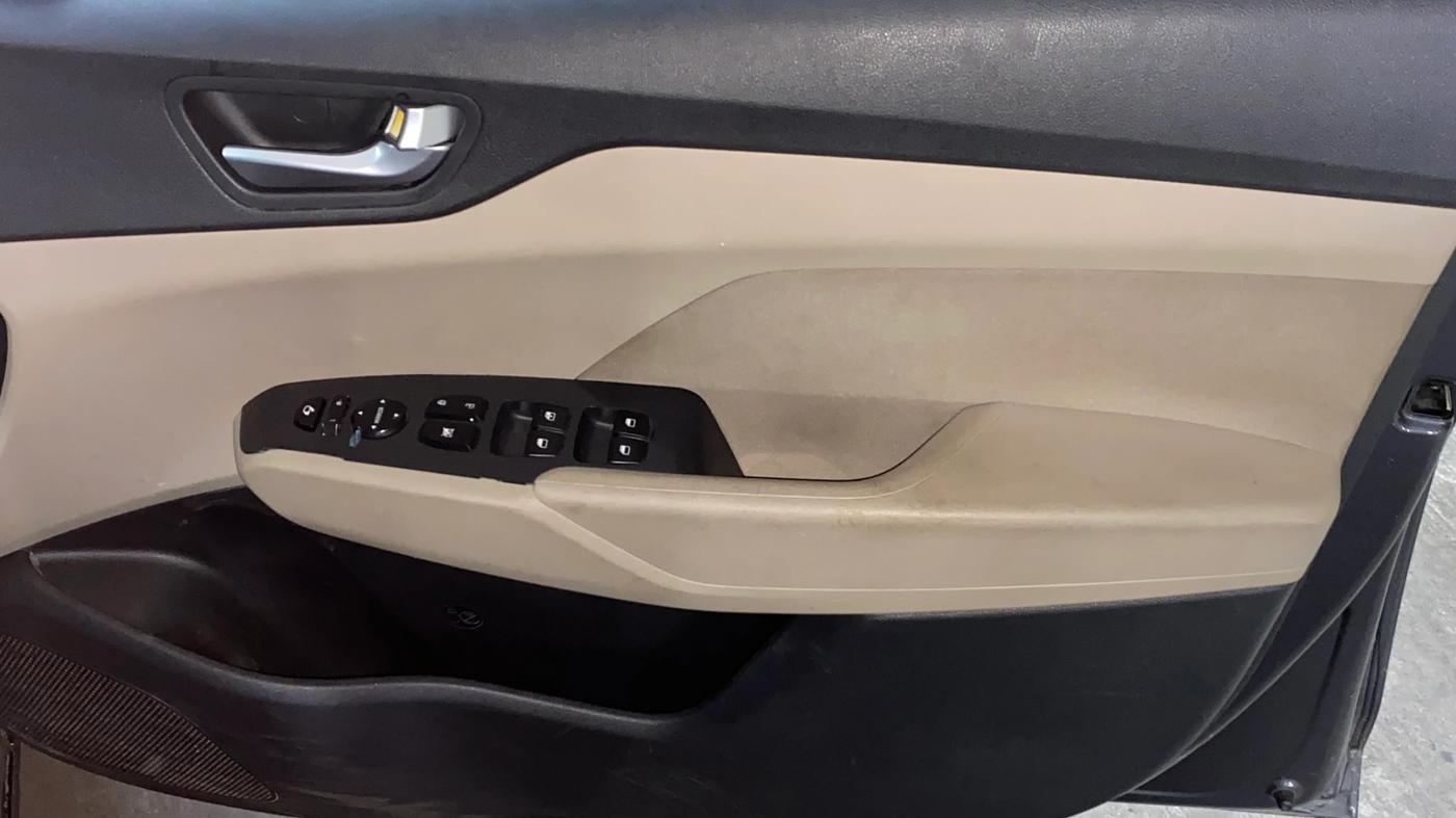 2022 Hyundai Verna SX 1.5 CRDI AT, Diesel, Automatic, 73,143 km, Driver Side Door Panels Control